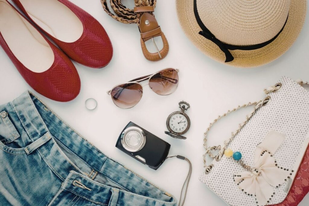 Spring fashion accessories in New York showing bold bags, jewelry, and key trend pieces for 2026