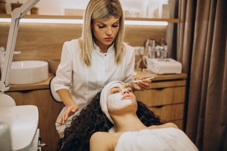 L'anarchie des salons de beauté au Maroc : la réglementation est essentielle