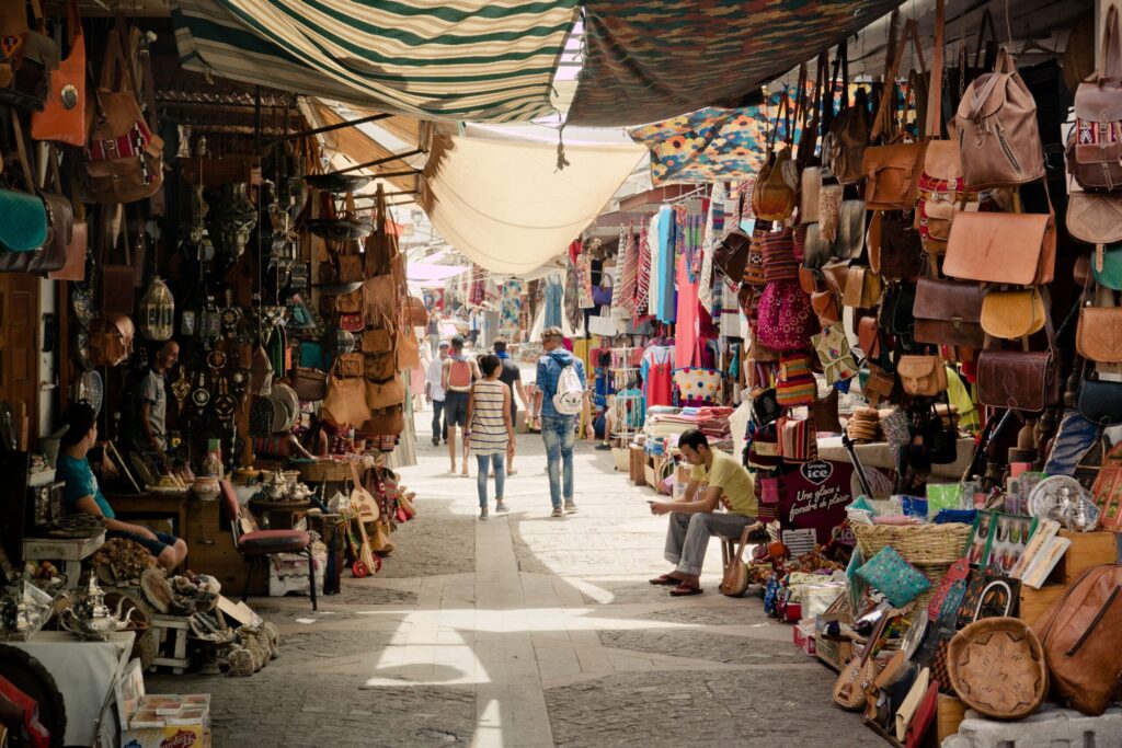 Souk négociation marché rue Maroc
