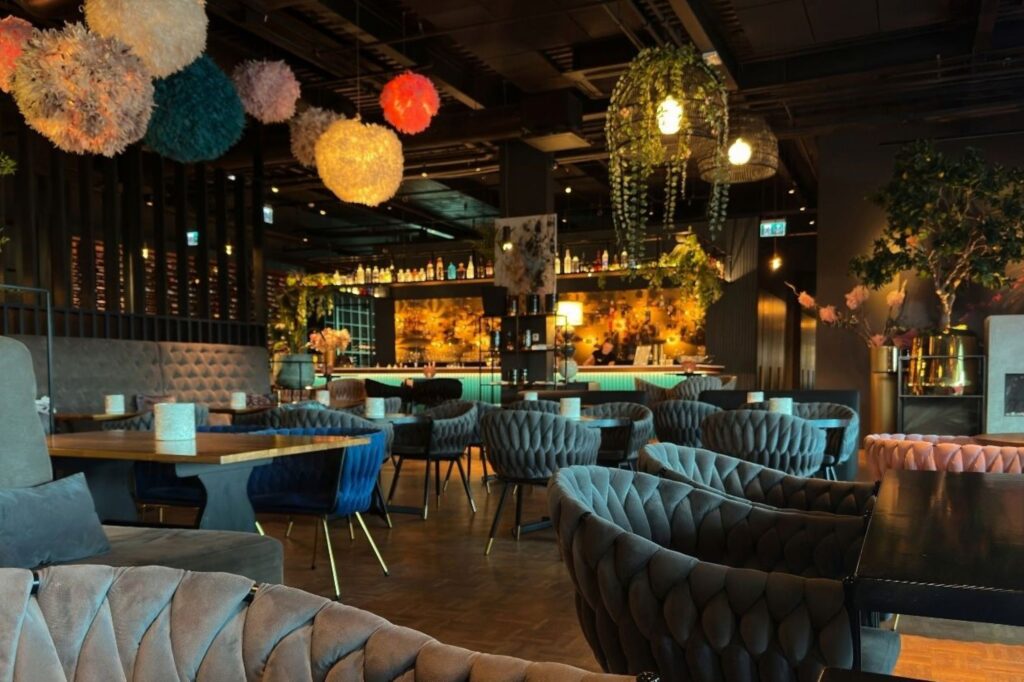 Casablanca restaurants offering modern dining experiences in stylish food scene settings