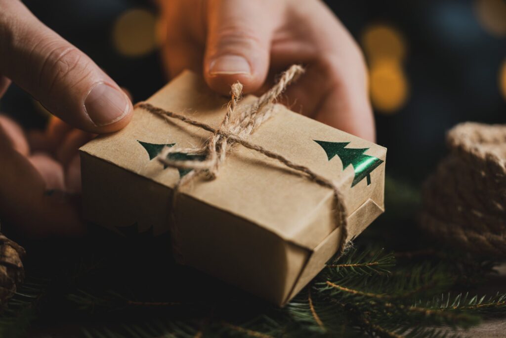 _Christmas celebration in Dubai featuring sustainable decorations made from eco-friendly natural materials