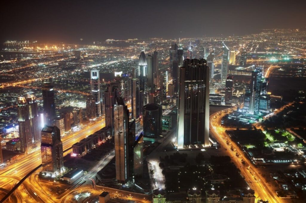Dubai AI fintech hub with modern skyline representing banking innovation and investment opportunities