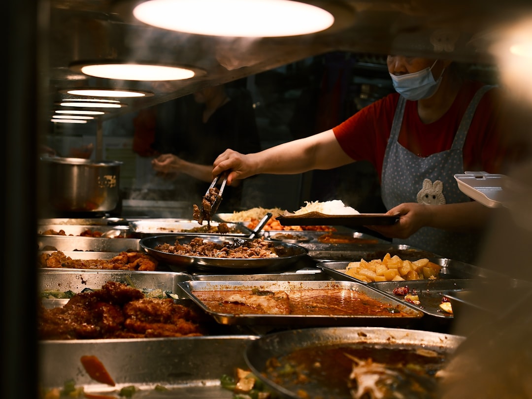 Singapore hotel restaurant dishes are gluten-free before serving himself at a buffet